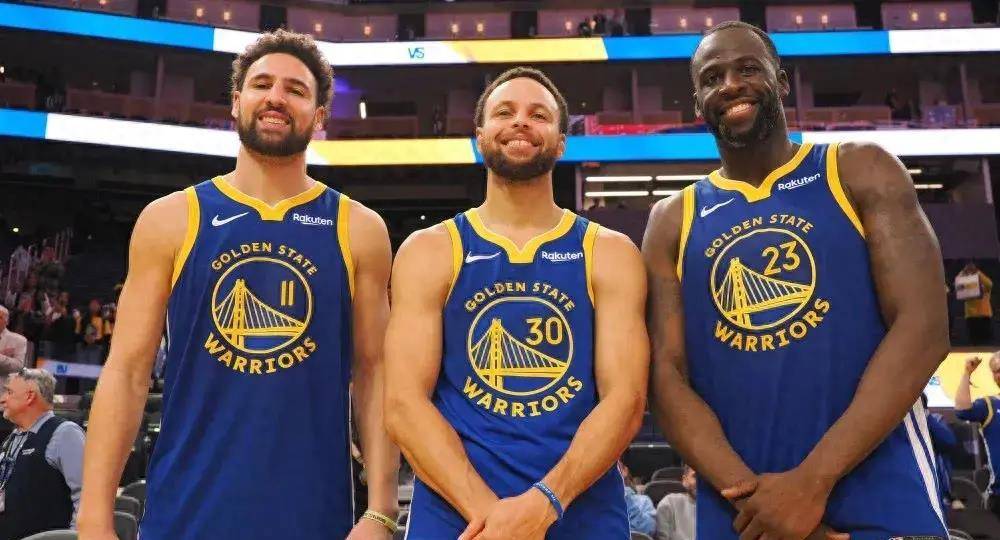 形成长篮板 形成长篮板